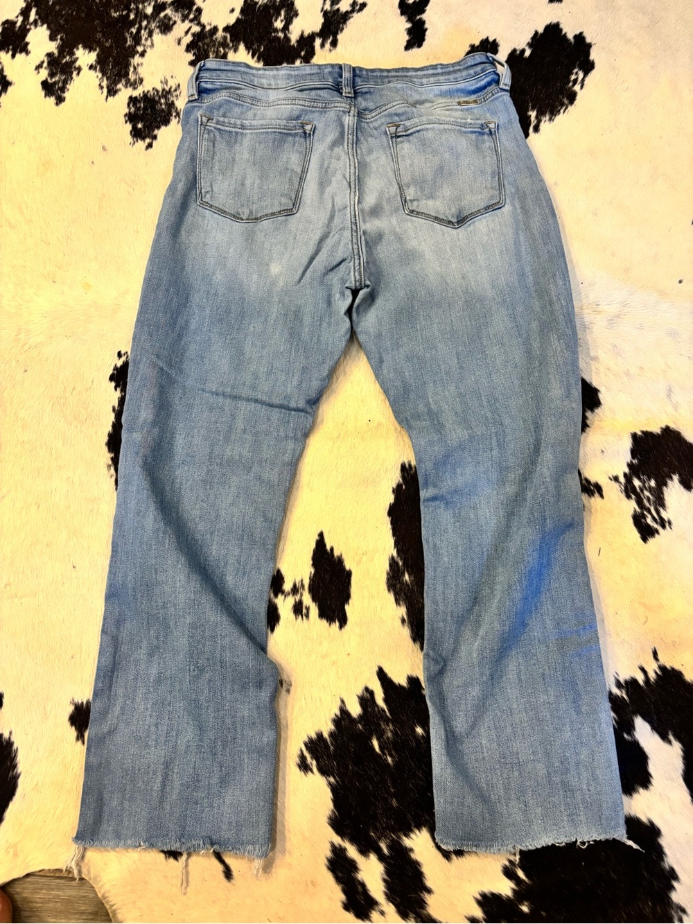 Kut from the Kloth Light Blue Straight Woman’s Boyfriend Style Jeans Button -Fly